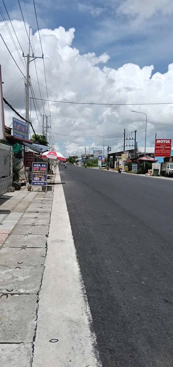 Bán đất mặt tiền quốc lộ 61 kèm quán cà phê kinh doanh ổn định Kiên Giang