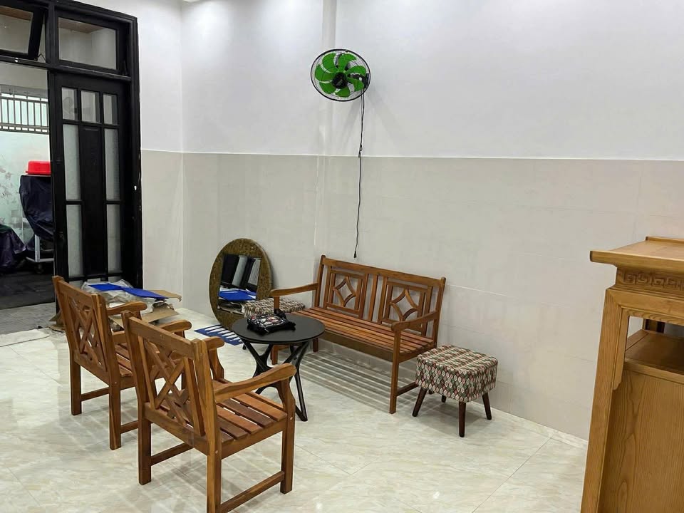 Cho thuê nhà kiệt Trần Phú, gần Quang Trung, Nguyễn Chí Thanh, đầy đủ nội thất