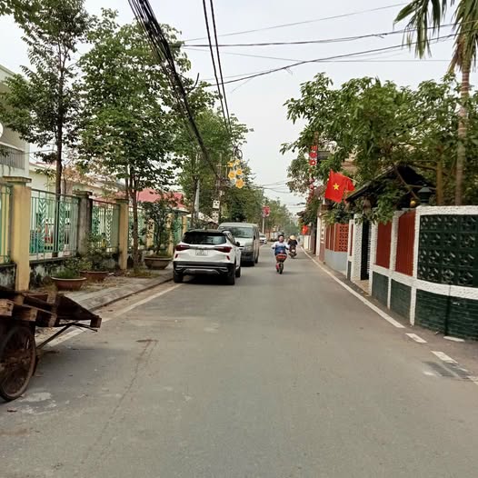 Bán nhà 43m2 Vân Nội, gần trường, kinh doanh sầm uất, giá nhỉnh 3 tỷ