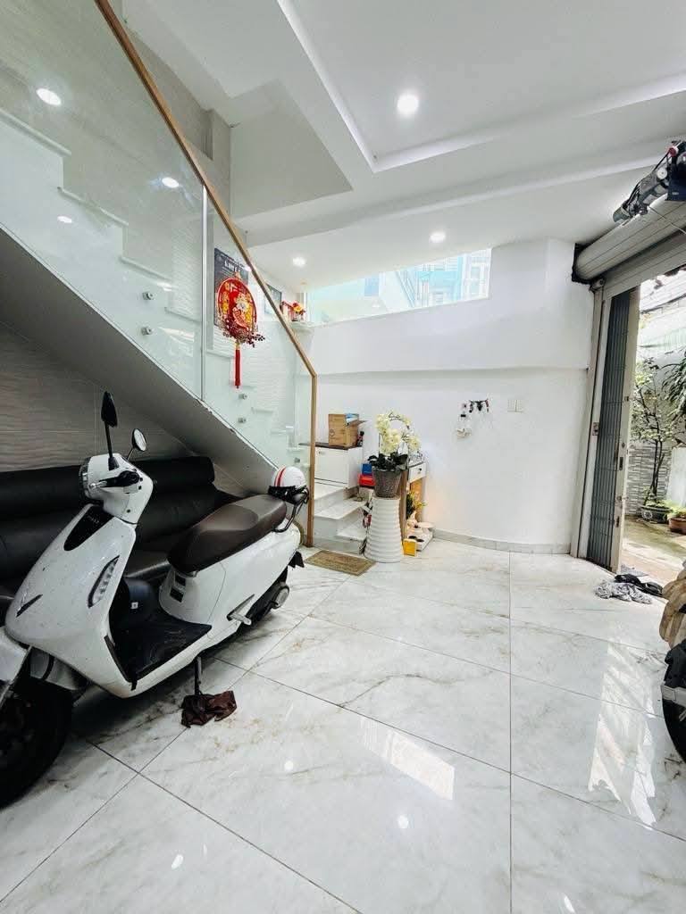Nhà 3 tầng Nguyễn Chí Thanh, hẻm thông, giá yêu thương 6 tỷ
