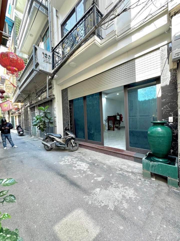 Nhà phân lô ô tô đỗ cửa Nam Từ Liêm, mặt tiền 5,2m, gần phố