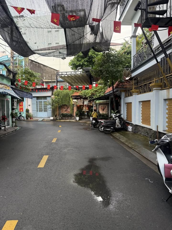 Bán nhà mặt tiền đường 8m, kinh doanh đỉnh, dòng tiền 35 triệu/tháng, 100m2, 4 tầng, 17 phòng trọ, giá 13.7 tỷ