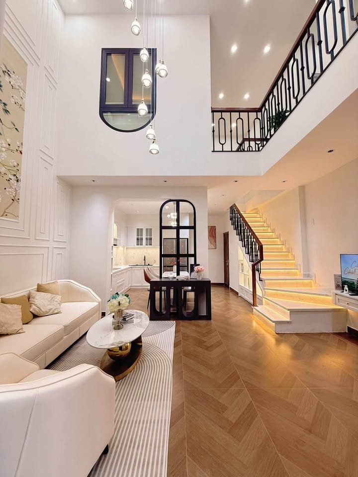 Nhà tân cổ điển 8m mặt tiền, 3 phòng ngủ trung tâm Đà Nẵng - Giá chỉ 5,25 tỷ