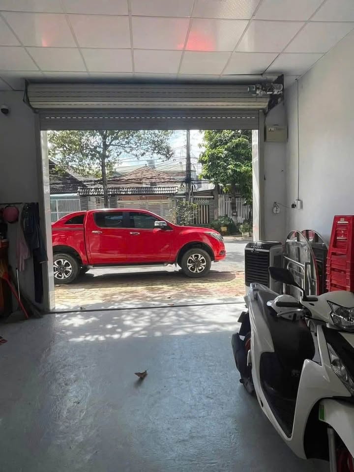 Bán nhà mặt tiền đường Võ Thị Sáu, Dĩ An - Vị trí đẹp, giá tốt