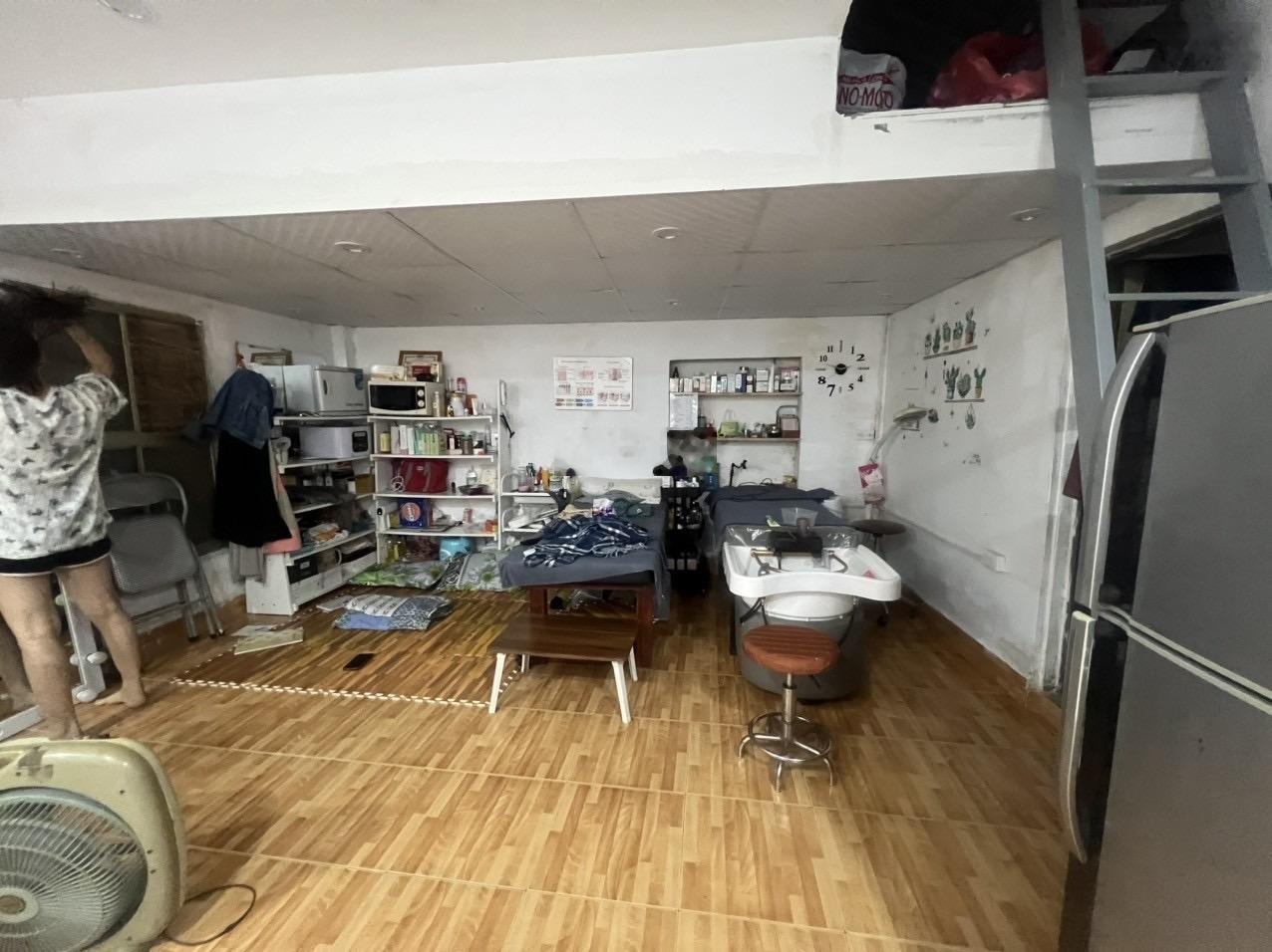 Thụy Khuê trung tâm thông Ba Đình 32m2 MT 6.5m nhà cấp 4 có gác sép, giá 1.99tỷ liên hệ 0911.823.86