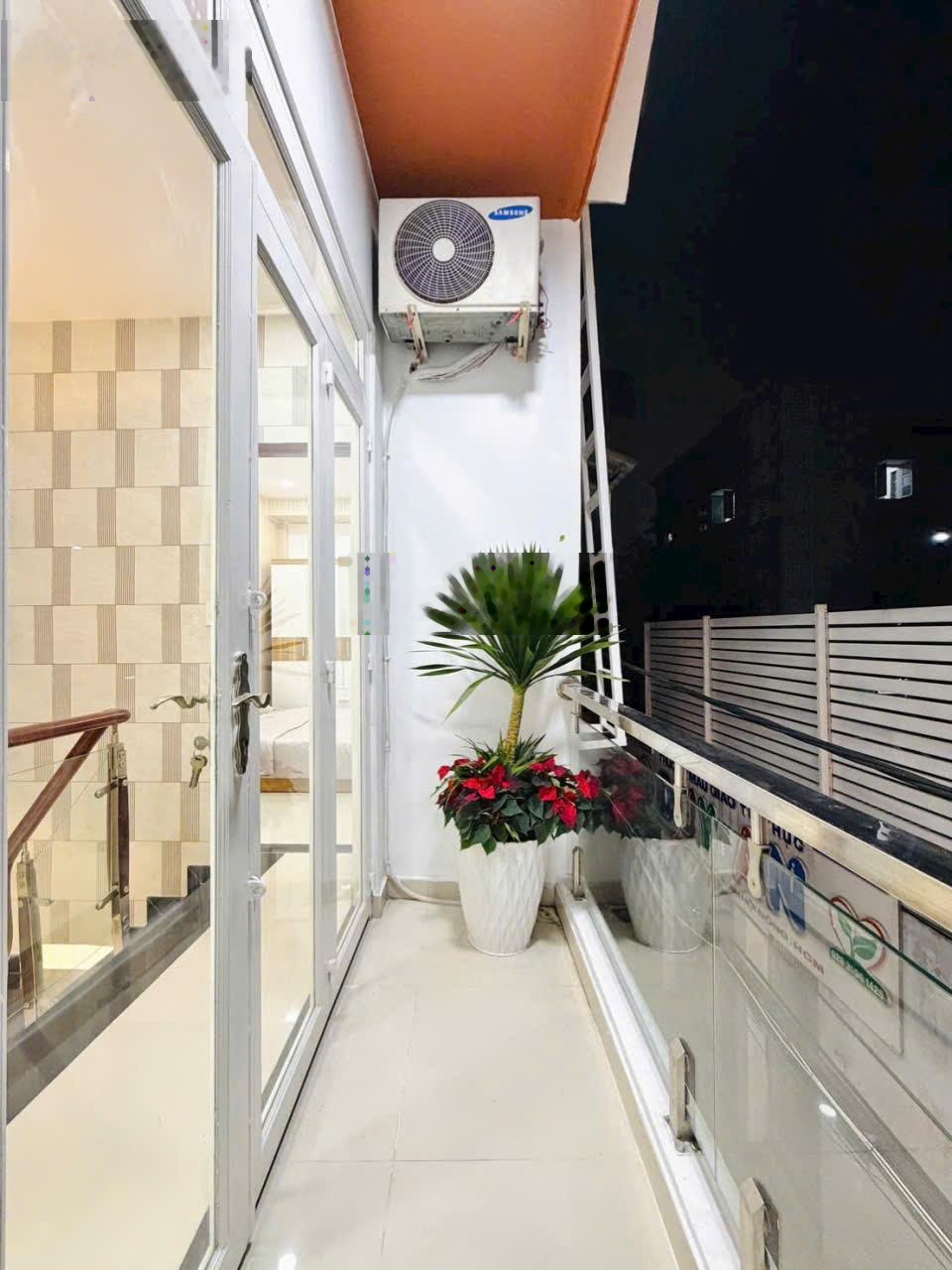 Bán nhà hẻm xe hơi 1 sẹc đường Lê Đức Thọ, P.16, 3,8 x 11, giá 4.4 tỷ tl