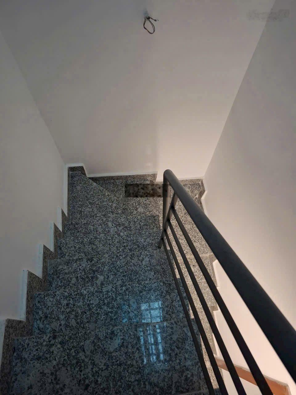 Bán nhà sổ hồng chung đất thổ cư giấy phép xây dựng số nhà