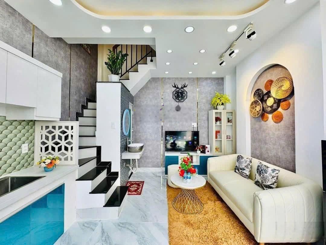 Nhà Mới Cứng Công Viên Làng Hoa Gò Vấp Xe Hơi Thông 3 Tầng Đúc 25m2 Nhỉnh 3 Tỷ
