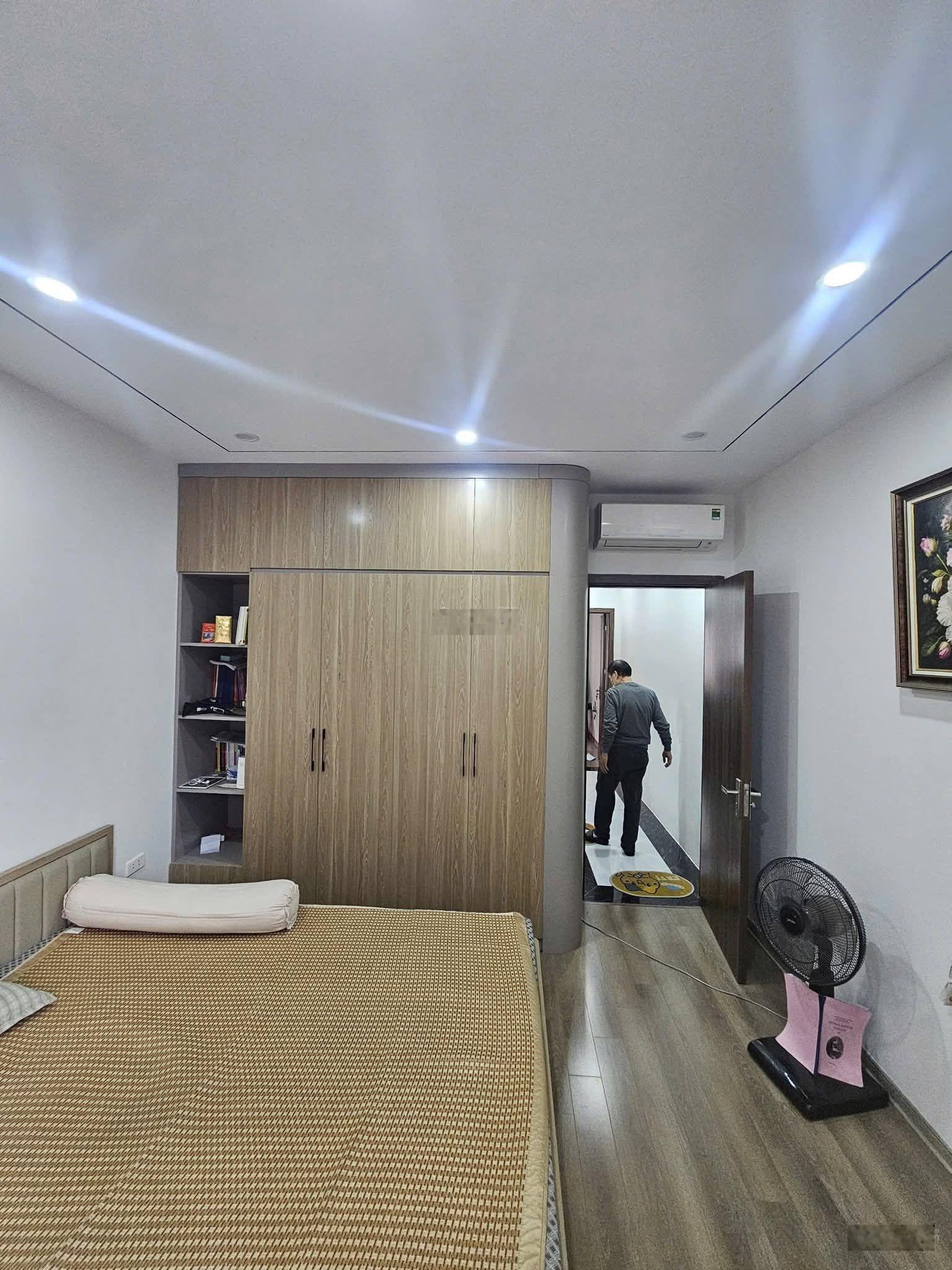 Nhà Giang Văn Minh, nhà riêng 10m ra ôtô dừng đỗ, ngõ thông, 2 thoáng, mới đẹp ở ngay, 46m2*5T