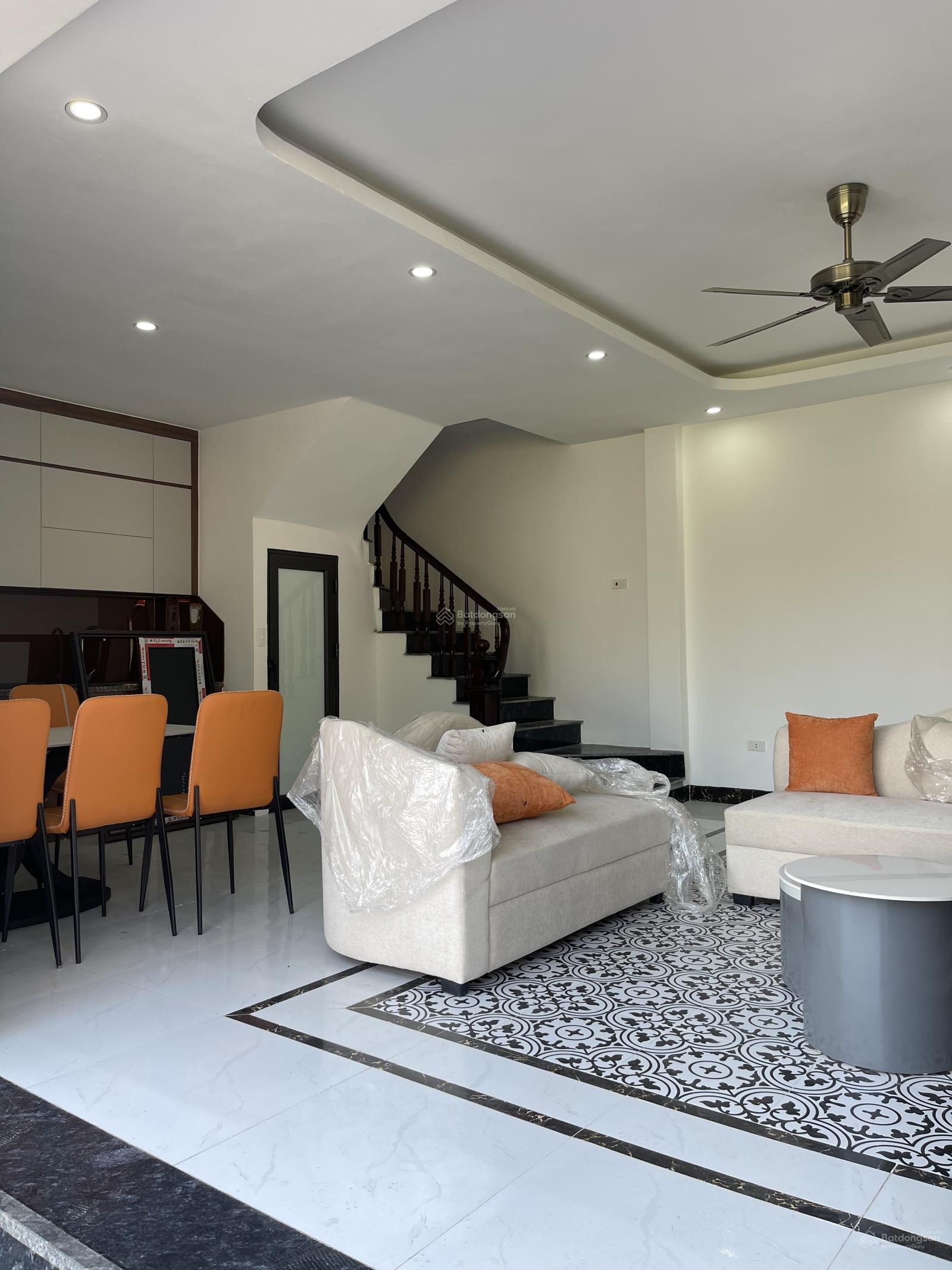 Bán nhà lô góc tiên phương chương mỹ - 50m2, ô tô đỗ cửa . gần ql6 & chúc sơn.