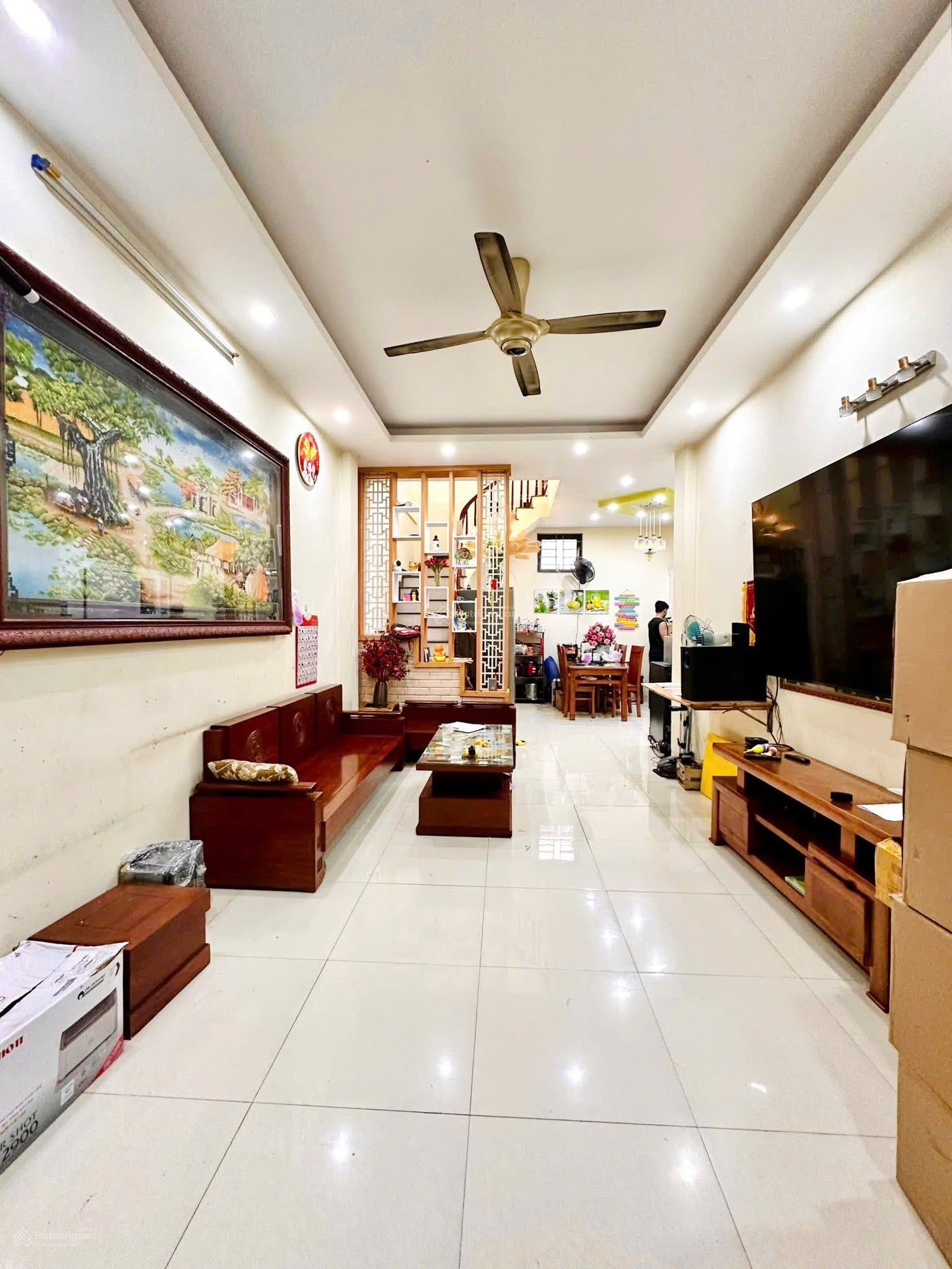 Tin chuẩn! Mặt ngõ Đào Tấn, 3 bước ra mặt phố, ô tô cách 15m, nhà đẹp ở ngay, full NT, sổ CC, 42m2