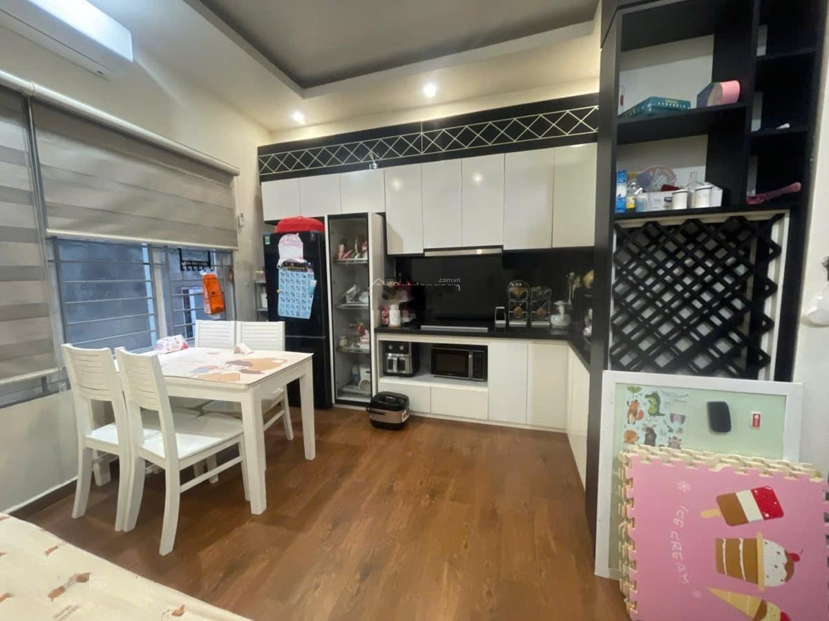 Bán nhà Đội Cấn, 10 bước ra phố, 3 gác đỗ cửa, nhà đẹp ở luôn, tặng nội thất, 40m2x4T