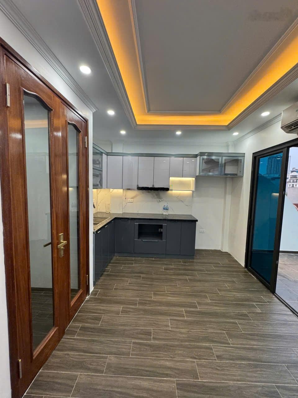 Bán nhà chia lô phố Đào Tấn - Linh Lang, diện tích 36m2, MT 4.5m, 2 mặt thoáng. Giá 11.7tỷ(TL)