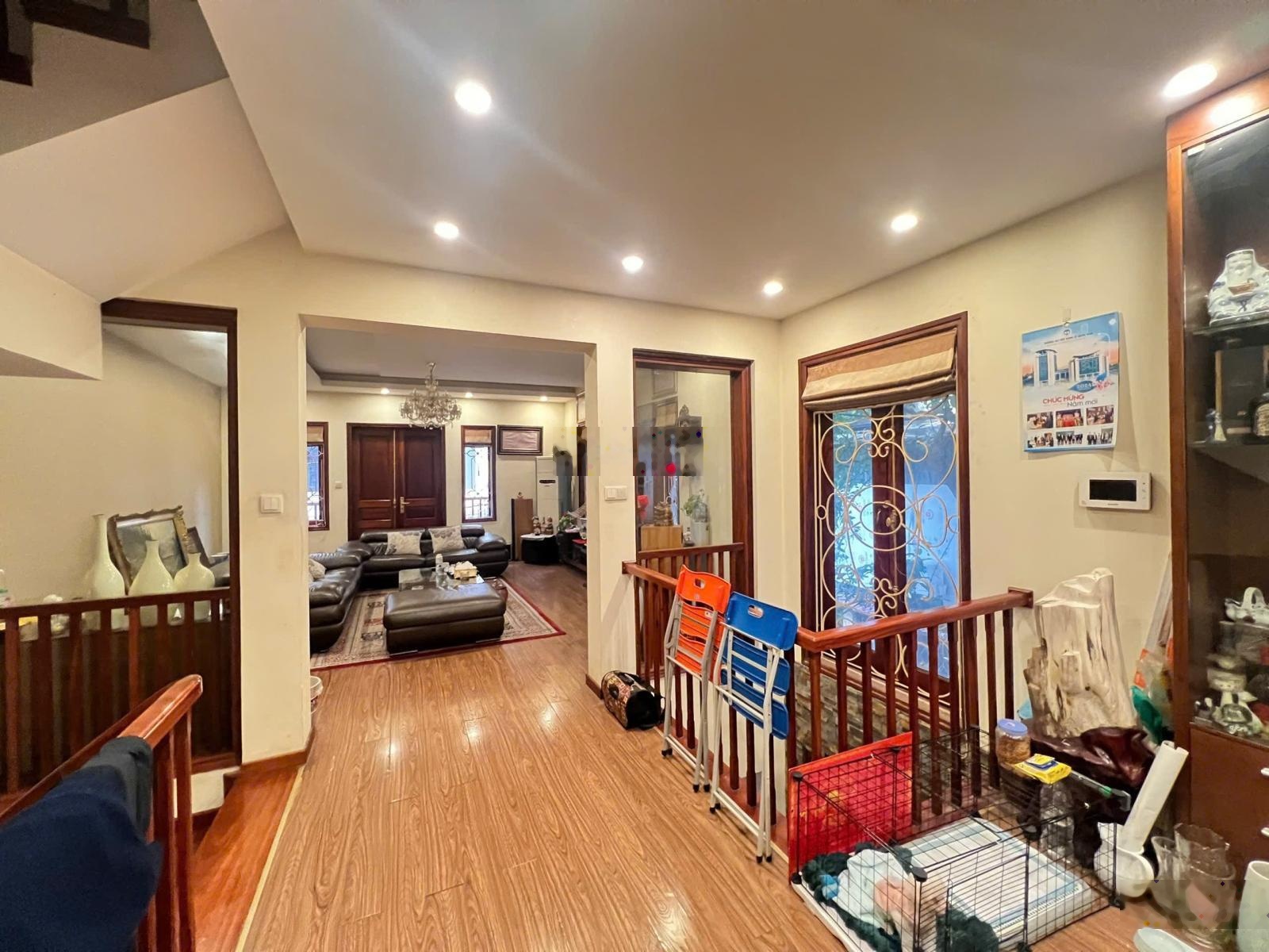 Bán gấp nhà đẹp-ô tô vào nhà-lô góc- 99m2-5 tầng- mt 5,2m- phố ngọc khánh ba đình - giá 32,7tỷ