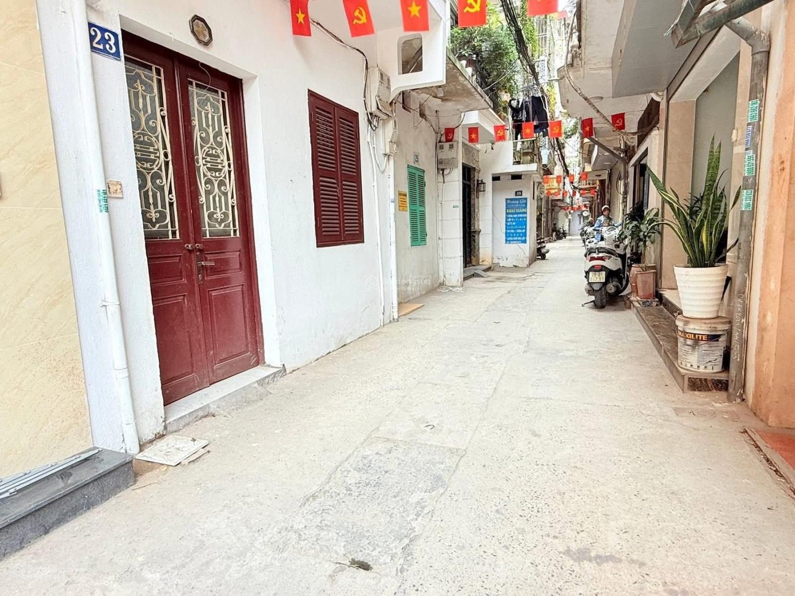 Siêu phẩm Ngọc Hà - Lô góc mới đẹp 35m2 5 tầng 3 ngủ mặt tiền 3.8m gần phố đi bộ ra Lăng hơn 10 tỷ.