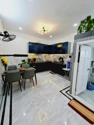 Chính chủ bán nhanh nhà HXH Nguyễn Huy Lượng, Bình Thạnh, DT 42m2, Giá 2tỷ040, đang cho thuê 10,5tr