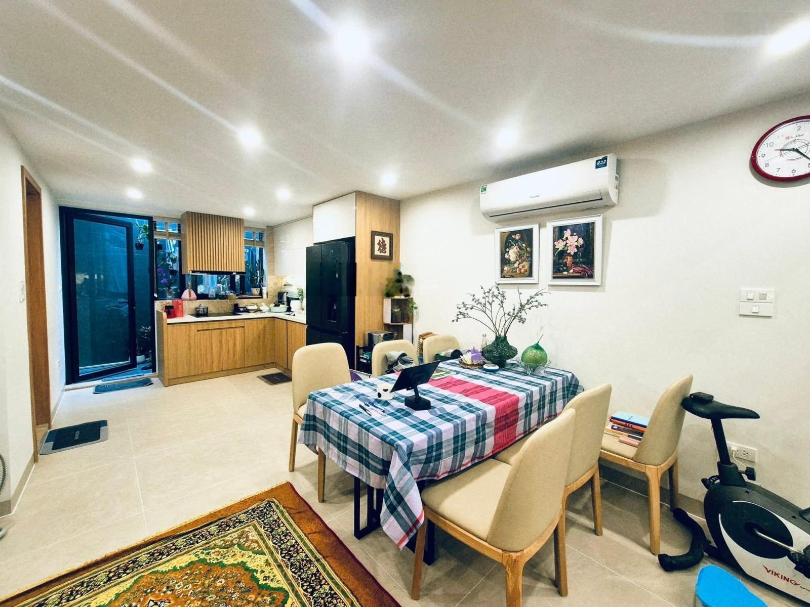 Nhà mới cực đẹp phố Âu Cơ, Tây Hồ. Diện tích 51m2, 2 tầng, cách ôtô tránh 10m, chỉ 3.6 tỷ. Ảnh thật