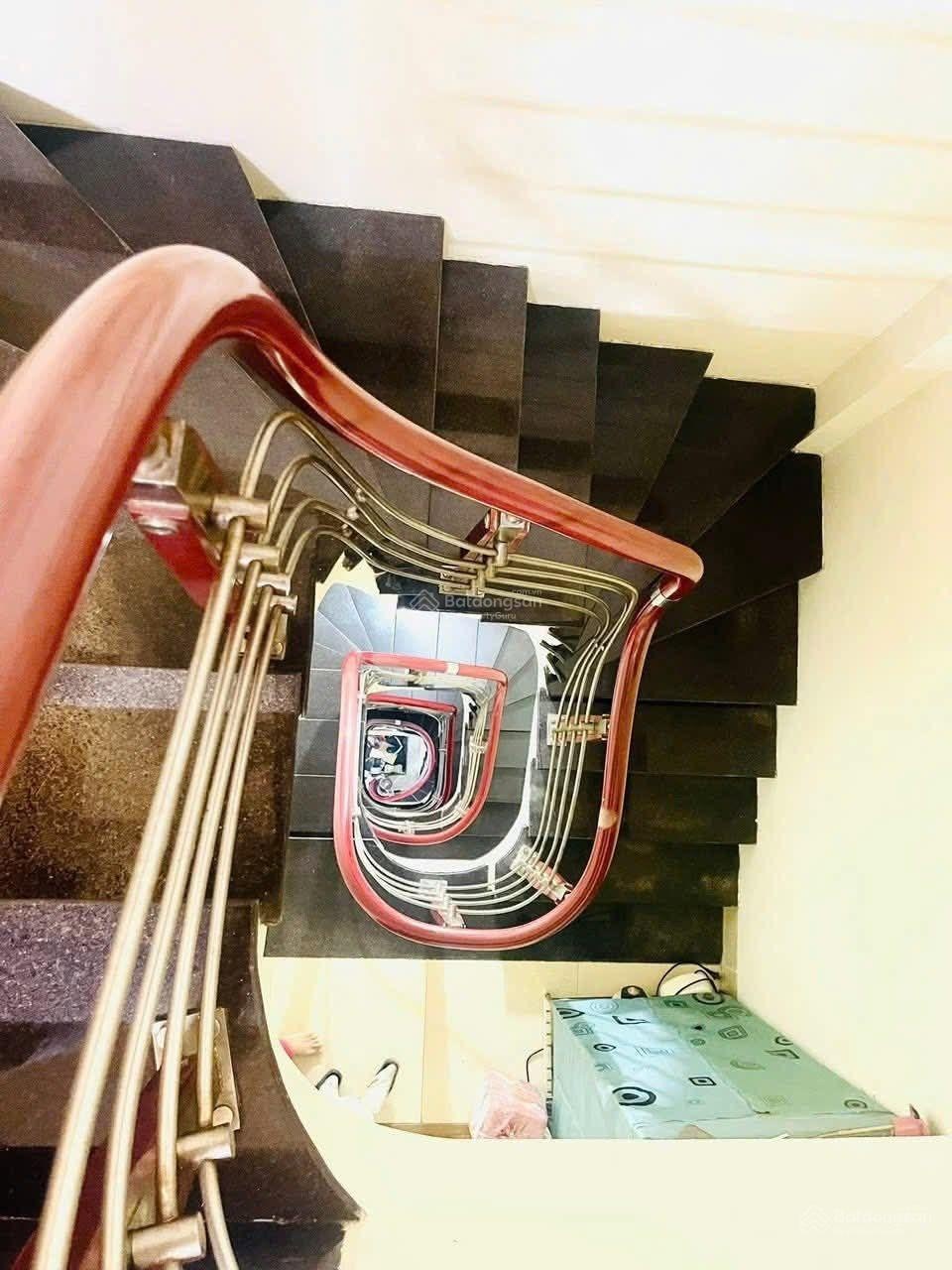 Bán Nhà Đường Tân Ấp, Phúc Xá, Ba Đình 5 Tầng đẹp gần Ô tô giá 6,3 tỷ.