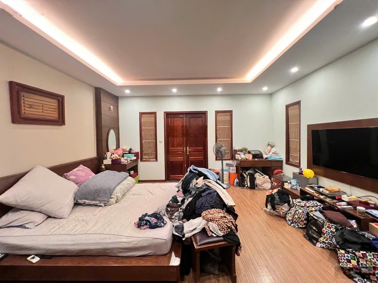 Bán nhà phố Ngọc Khánh, Ba Đình 83/99m2, LÔ GÓC, 3 thoáng, ô tô tránh, 33.8 tỷ KINH DOANH