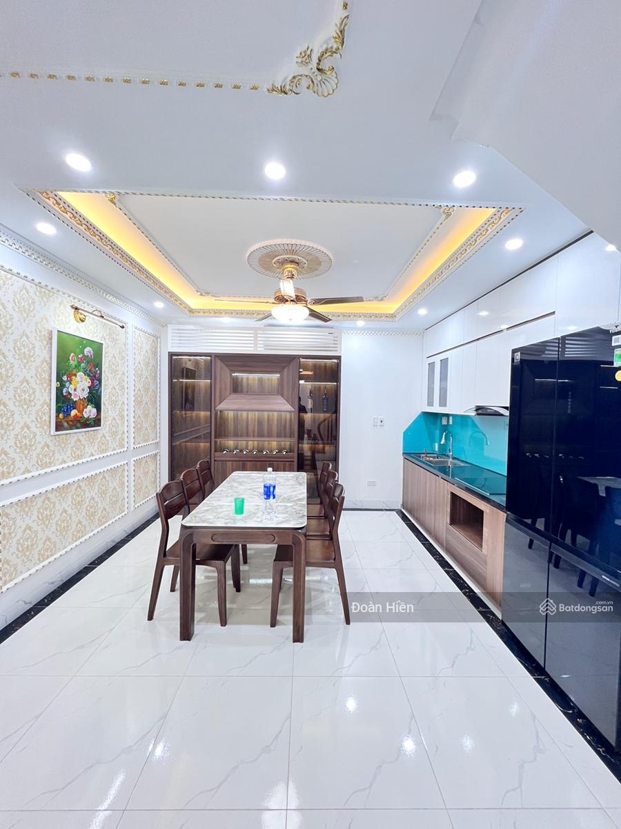 Nhà mới Văn Cao, 3 gác đỗ cửa, 10m ngõ ô tô vèo vèo, móng 7 tầng, thang máy, full NT, ở/kinh doanh