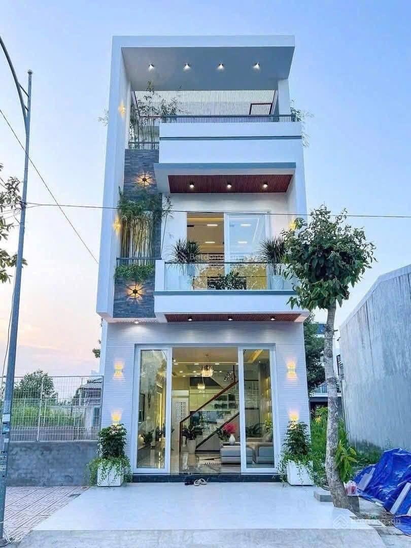 Chính chủ kẹt tiền bán lại ngôi nhà (5mx18,8m) 93,9 m2 ở đường Hưng Nhơn gần chợ Bờ Ngựa giá 950 tr