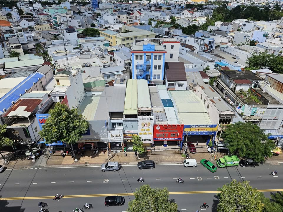 Bán nhà mặt tiền đường Trần Hưng Đạo, Cần Thơ, vị trí kinh doanh sầm uất, giá 22 tỷ