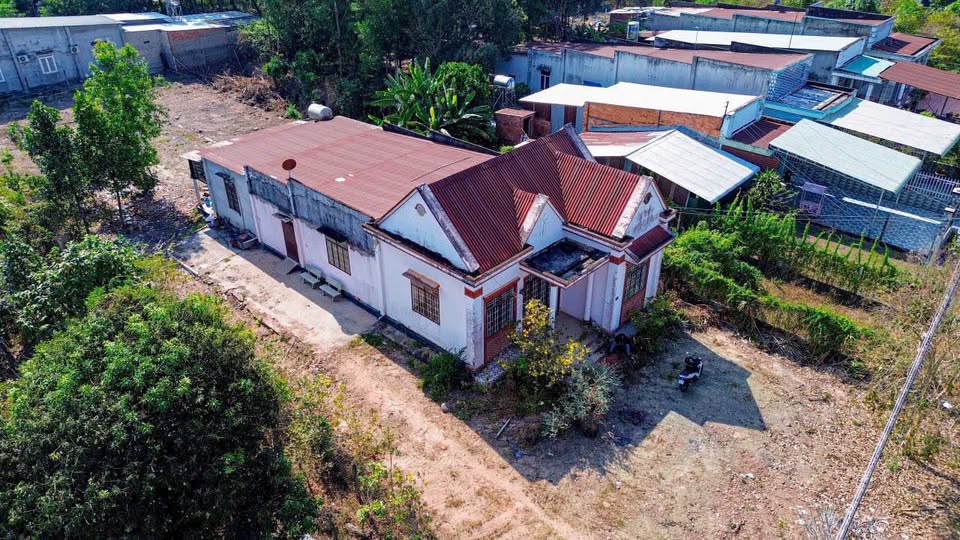 Biệt thự vườn siêu rộng 1109m2 tại Tây Ninh, sổ đỏ riêng, giá hời