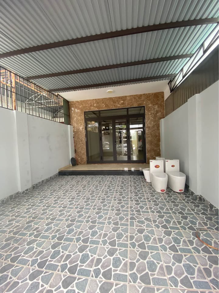 Bán nhà 2 mê Nguyễn Viết Xuân, kinh doanh sầm uất, giá 3 tỷ