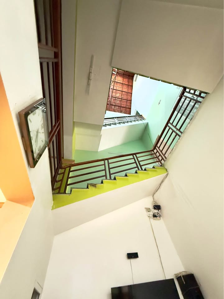 Bán đất tặng nhà 3.5 tầng tại Phổ Yên, mặt tiền 6.6m, ngay ngã ba Lê Hồng Phong