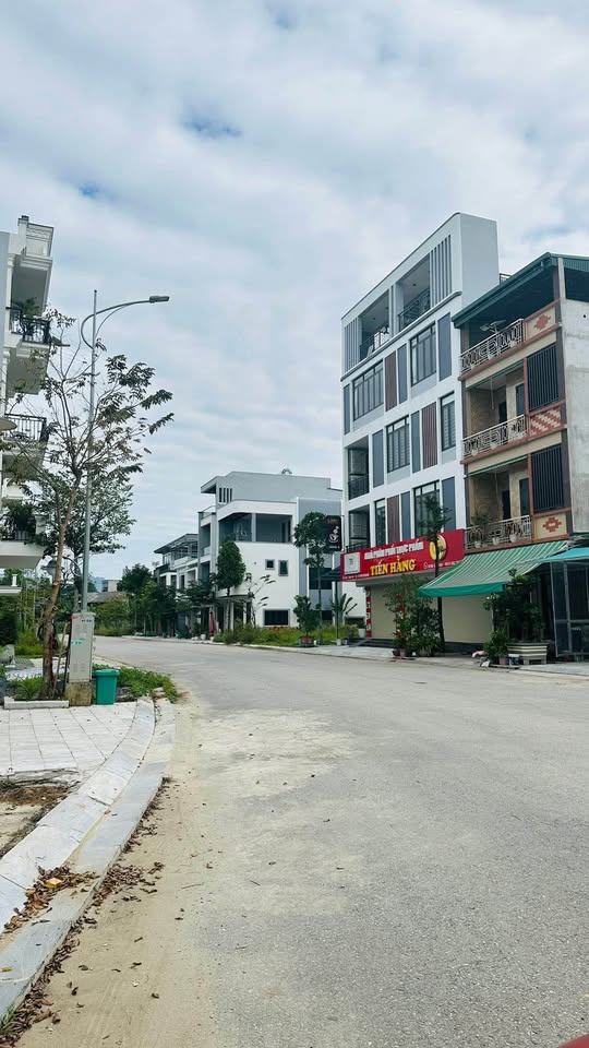 Bán gấp lô đất mặt đường Vip khu đô thị Tân Hà, Tuyên Quang