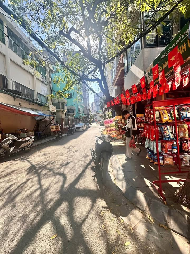 Nhà đẹp Cầu Giấy, dân xây chắc chắn, dân trí cao, sổ nở hậu sẵn sàng giao dịch