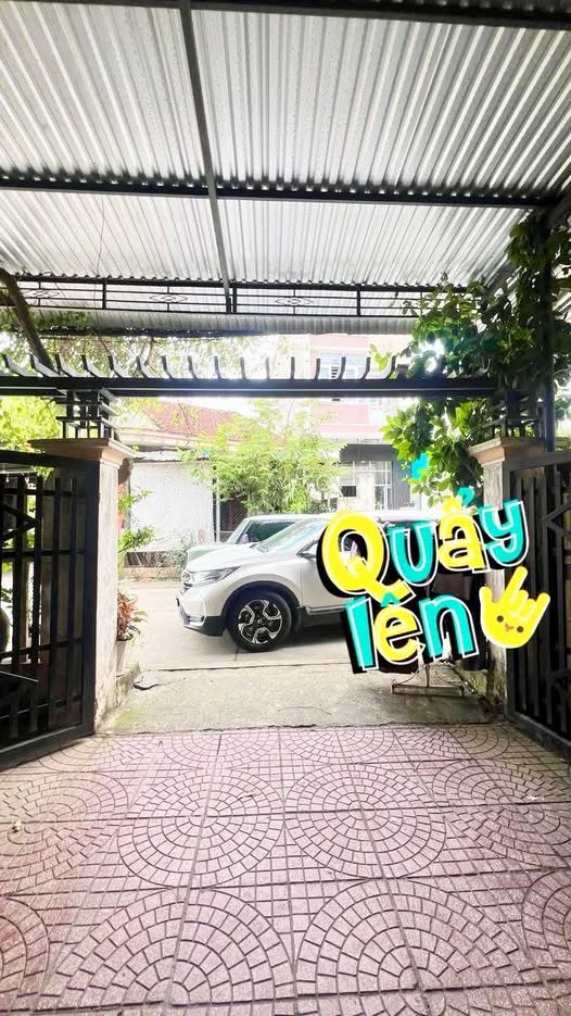 Bán nhà mặt tiền Trần Phú, sân ô tô, 2 phòng ngủ, gác lửng