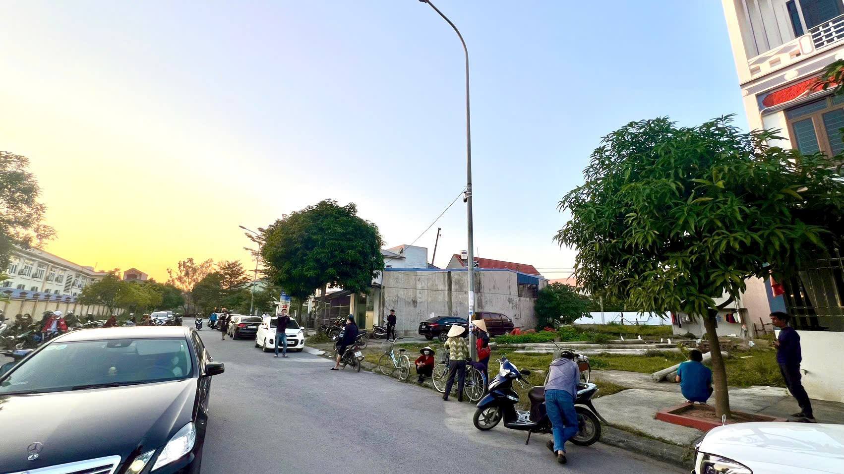 Bán đất đẹp khu đô thị Hòa Mạc, Hà Nam, gần trường học, mặt tiền 4.5m, giá tốt