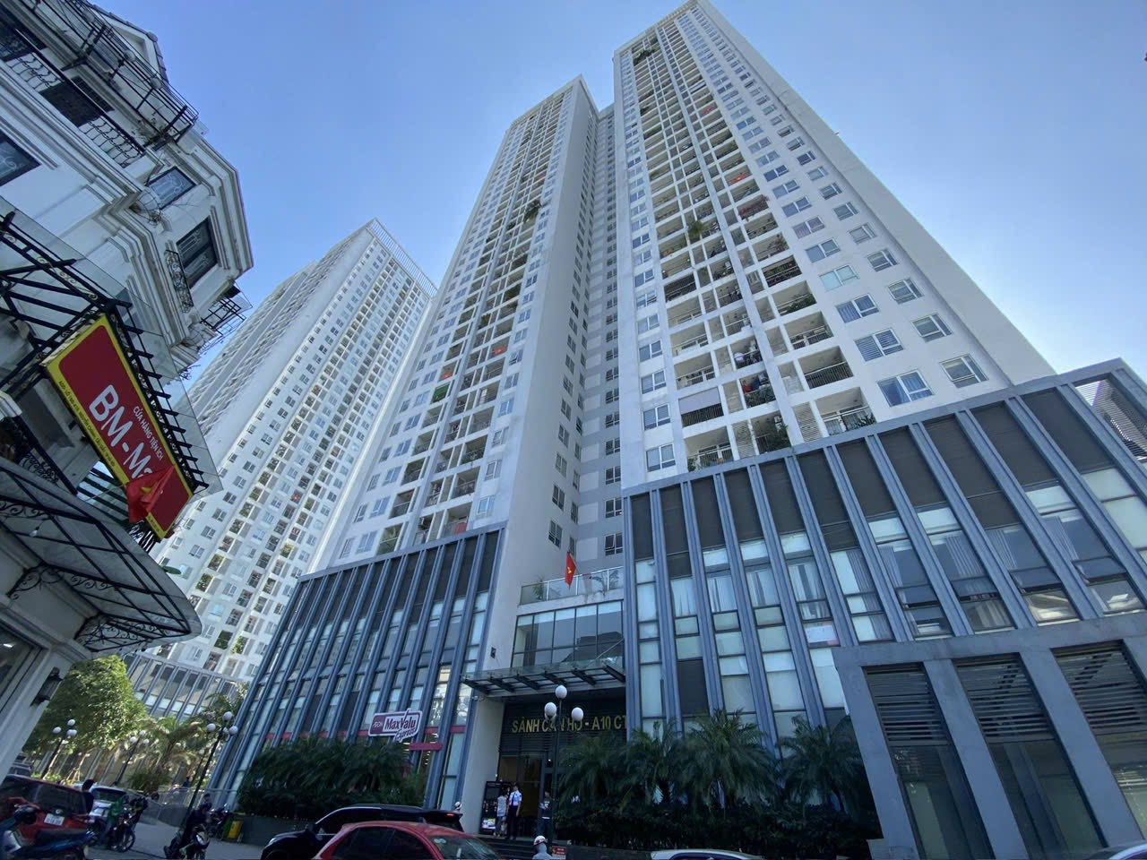 Căn hộ A10 Nam Trung Yên, 2 phòng ngủ view xịn, sổ đỏ sẵn sàng!