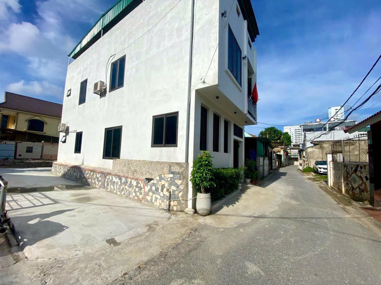 Đất trung tâm Vinh 72,7m2, mặt tiền 5m, ngõ ô tô tránh