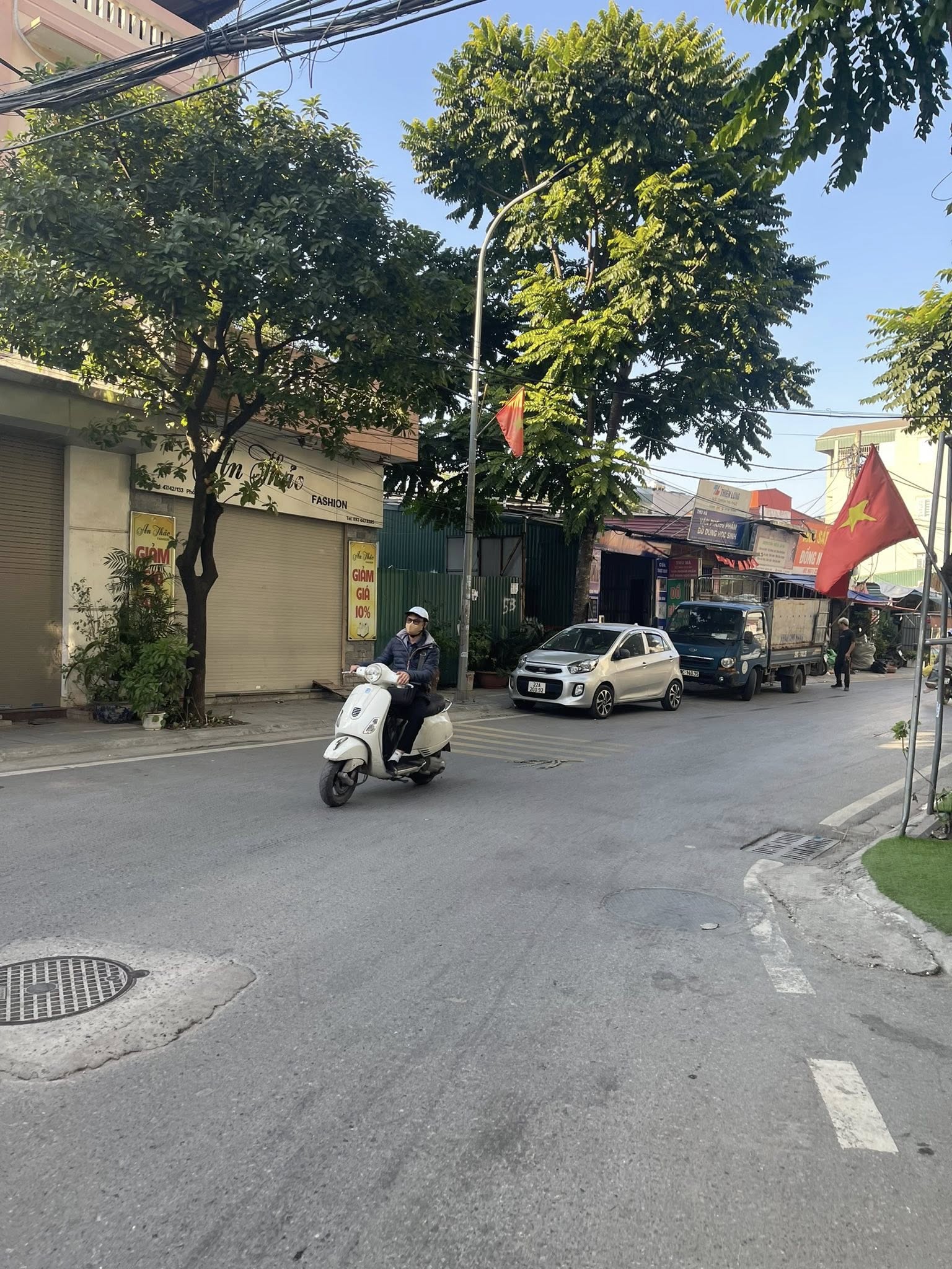 Bán gấp nhà Trương Định, 5 tầng, 30m2, ô tô đỗ cửa, kinh doanh đỉnh