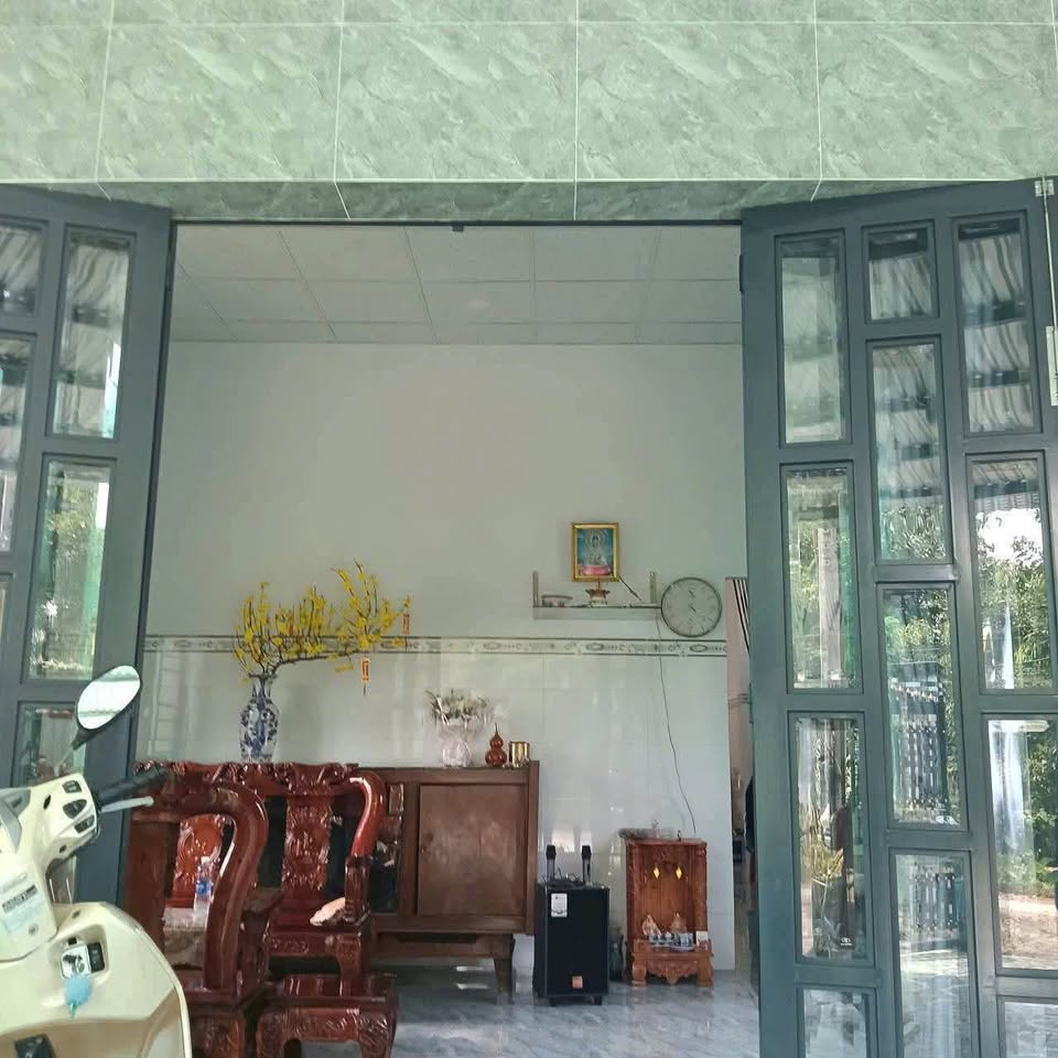 Nhà Phú Hưng, Bến Tre, 129m² nở hậu, tặng toàn bộ nội thất, giá giảm sốc chỉ còn 950 triệu