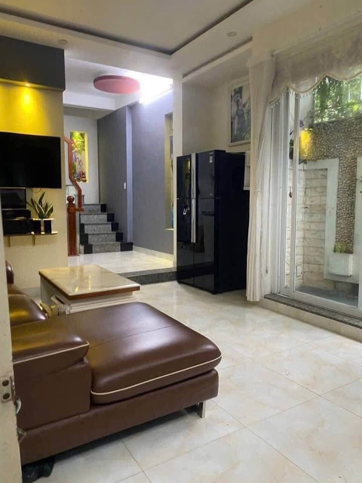 Bán nhà kiên cố 1 mê nằm trong hẻm đường Nguyễn Thái Học, thành phố Quy Nhơn, 52m2, hướng Bắc