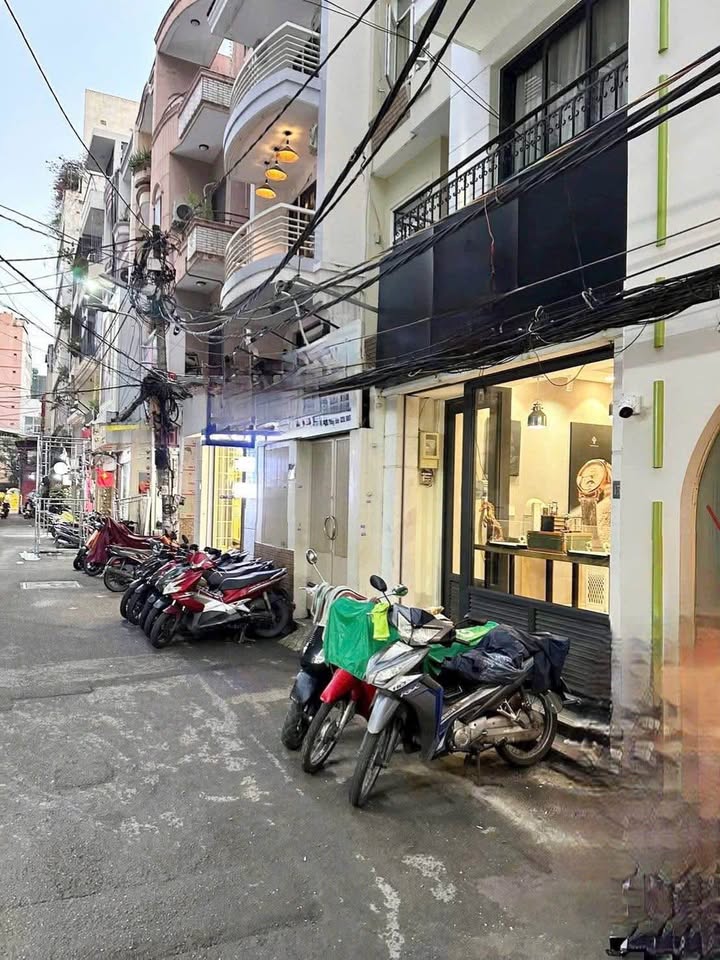 Cho thuê mặt bằng hẻm xe tải Nguyễn Trãi, Phường Bến Thành, Quận 1