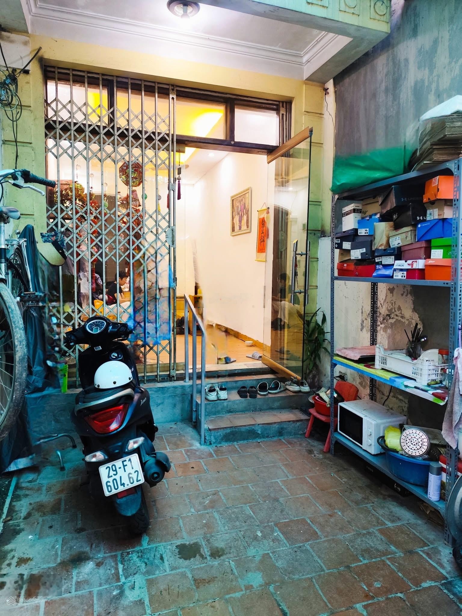 Bán 50m2 chỉ 8.8 tỷ - Hoàng Hoa Thám - 3 tầng - cách ô tô chỉ đúng 10m