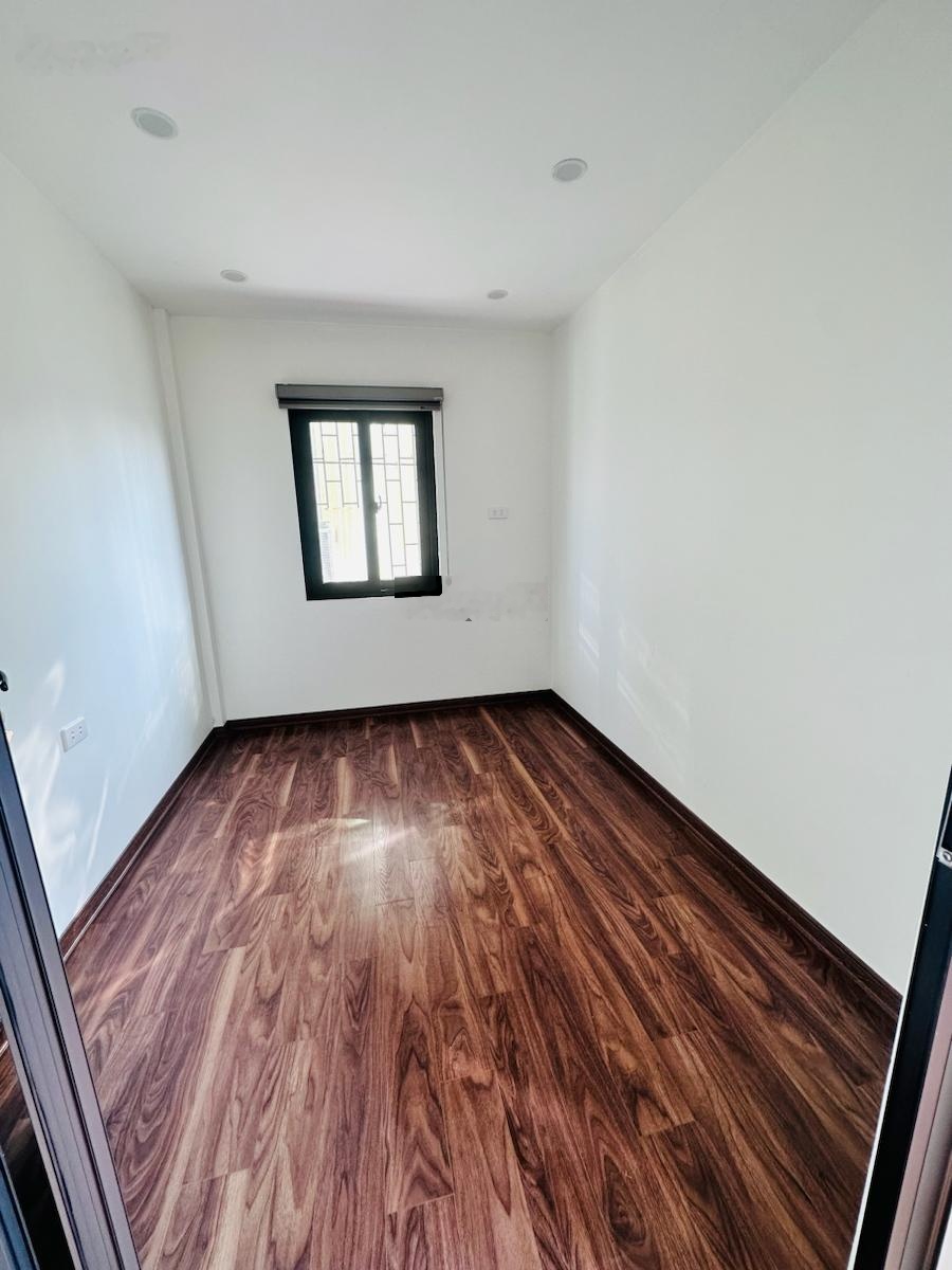 Ngõ thông rộng cách phố 10m, dân xây tặng full NT, tiện ích không QH. 47m2 4T MT 3.3m giá 8,6tỷ