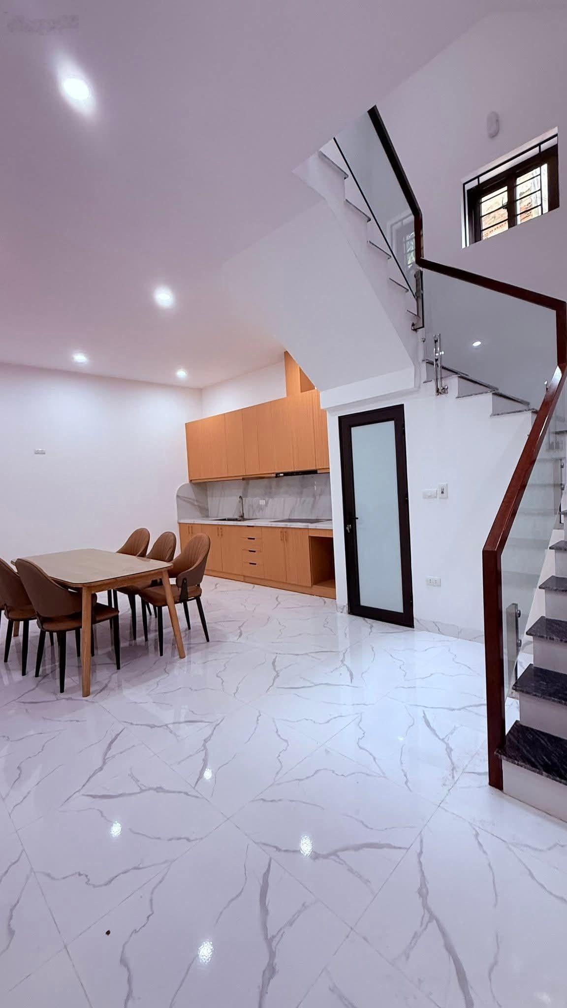 Bán nhà ngõ 173 Hoàng Hoa Thám 58m2 3 tầng 3 mặt thoáng Giá siêu ổn 8,89 tỷ