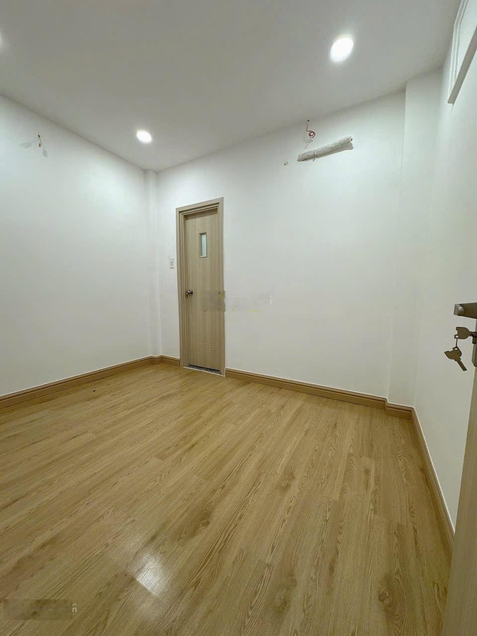 Bán nhà mặt tiền Bùi Đình Tuý 29m2 trệt lầu (cỏ thể cho thuê 18tr/tháng)