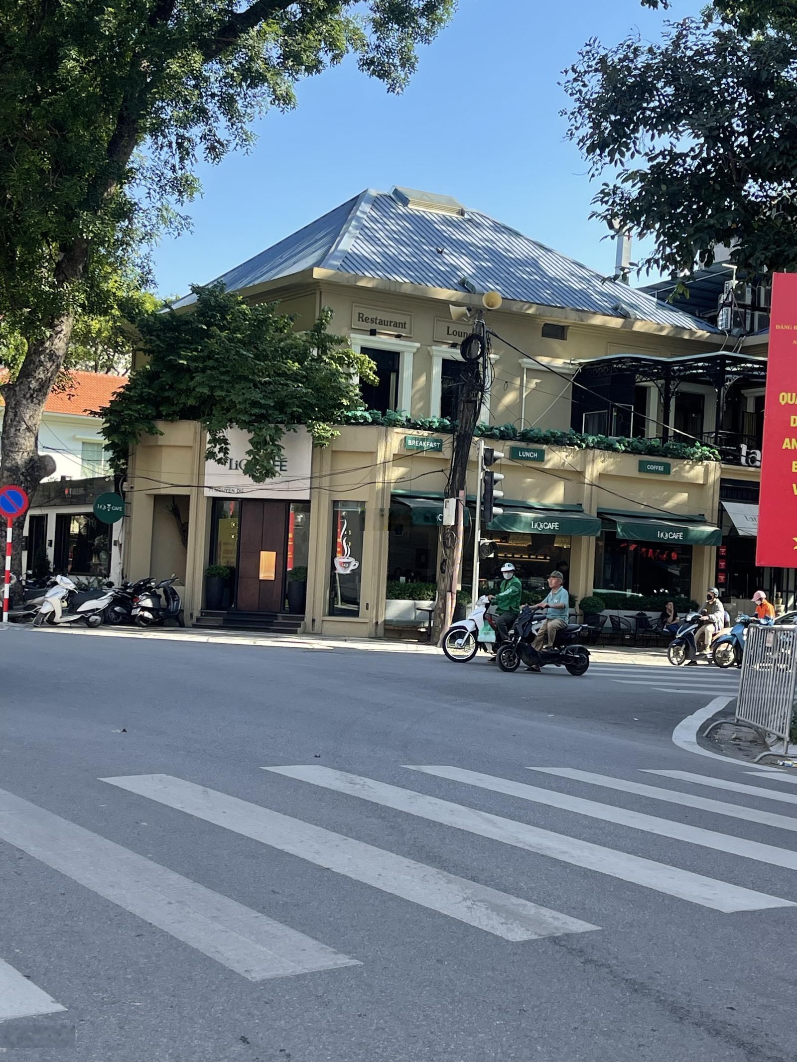 Chính chủ nhờ bán mặt phố Phó Đức Chính. 70m2. MT 5m. Đoạn đầu thanh niên. Giá 780tr/m. Ba Đình