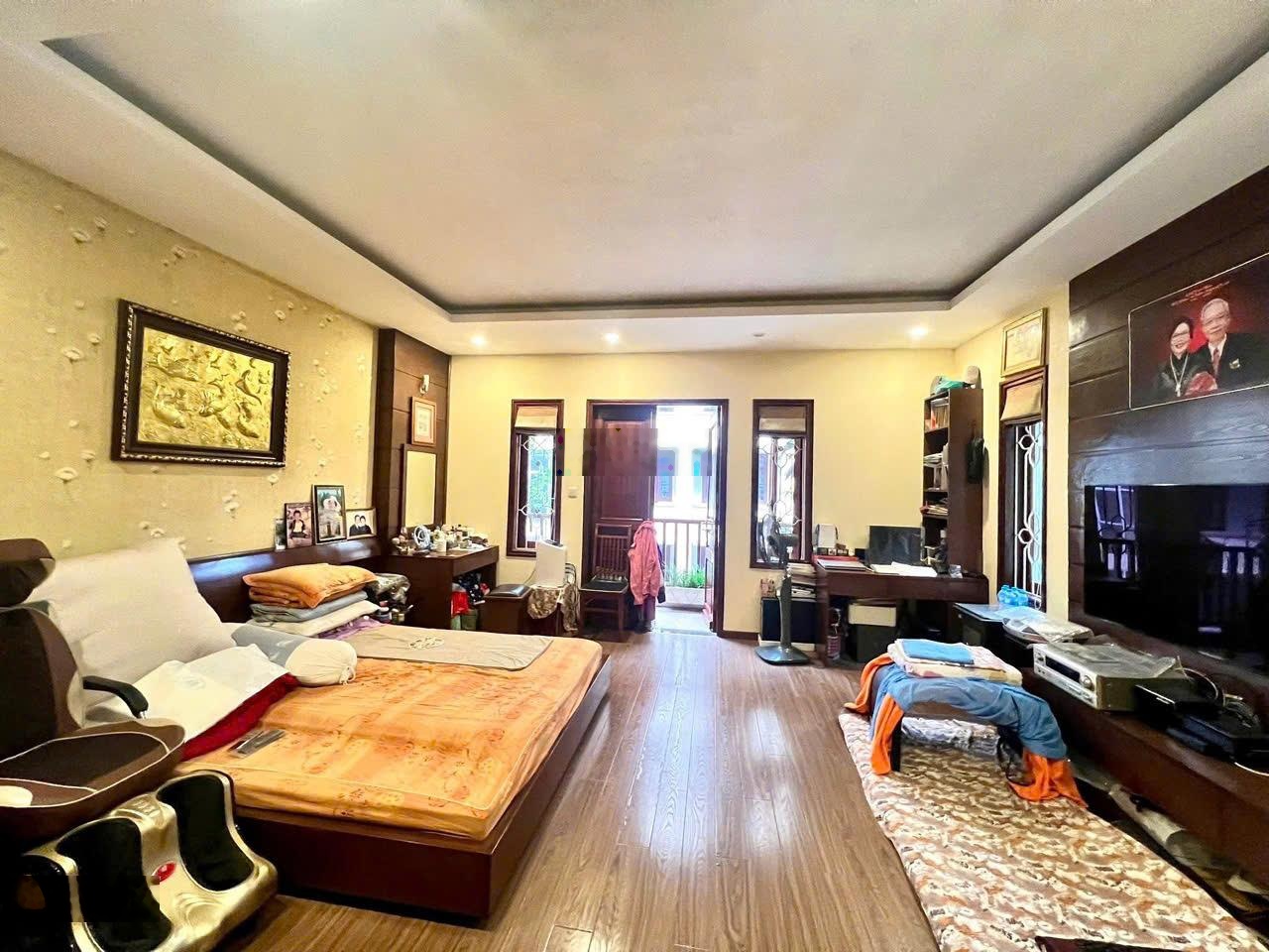 Siêu phẩm ngọc khánh - ô tô tránh - 3 mặt thoáng - 83m2 5 tầng - 33 tỷ có tl tốt