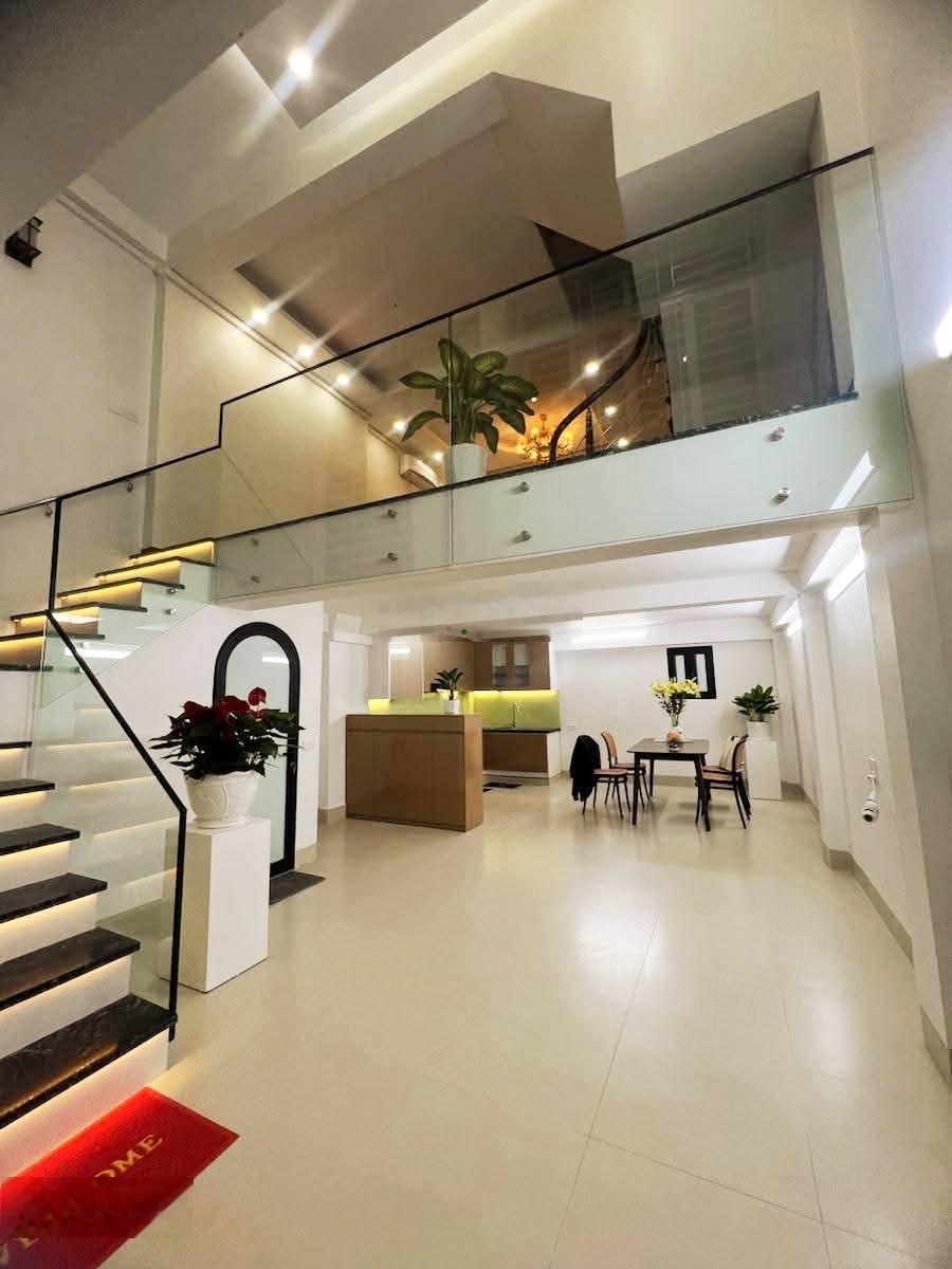 Nhà Đẹp Gần Phố Giang Văn Minh, Ba Đình 40/45m, 5 tầng, mt 5,2m, giá 12.55 Tỷ.