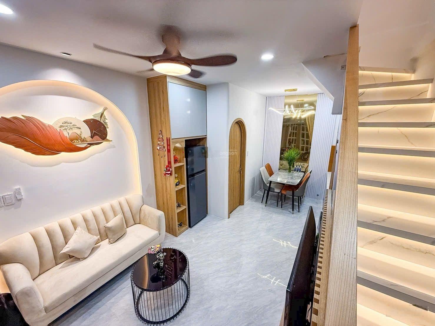 Căn góc 2 tầng full nội thất 21m hẻm 4m thông ngay chợ bà chiểu giá chỉ 4.68 tỉ