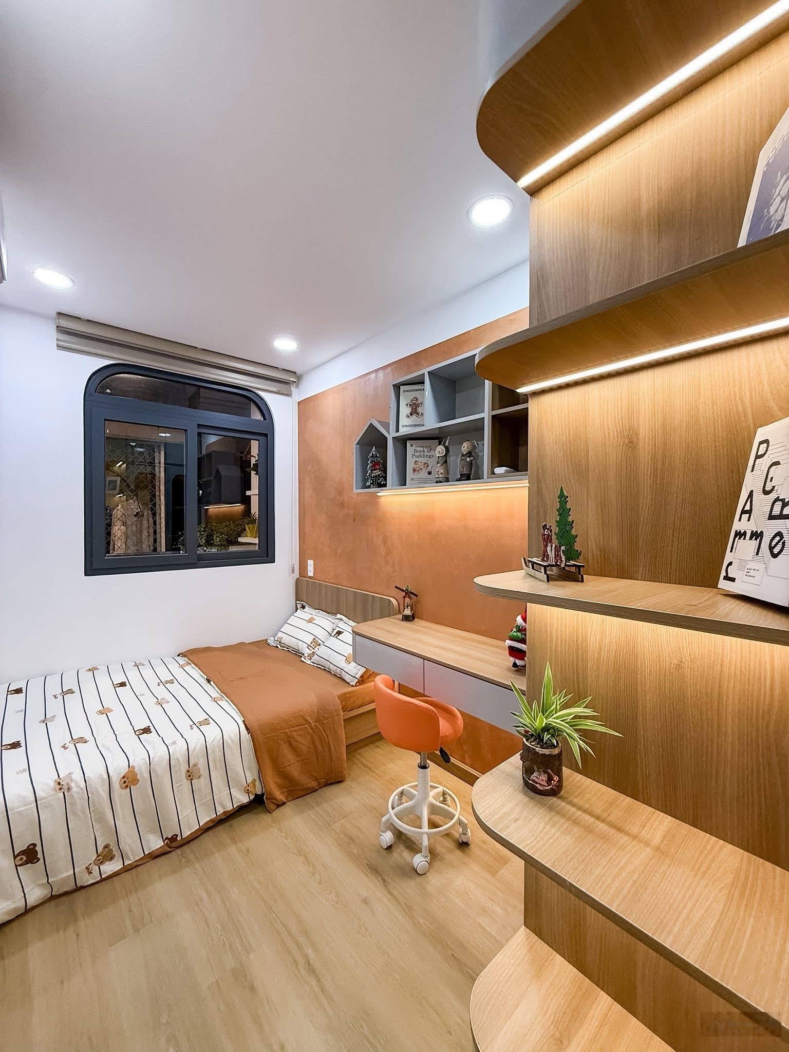 Bán nhà mới 3 tầng - hxh vf3 - 4.5x5m dtsd 72m - ngay ngã tư hàng xanh bình thạnh - chỉ 5.28 tỷ