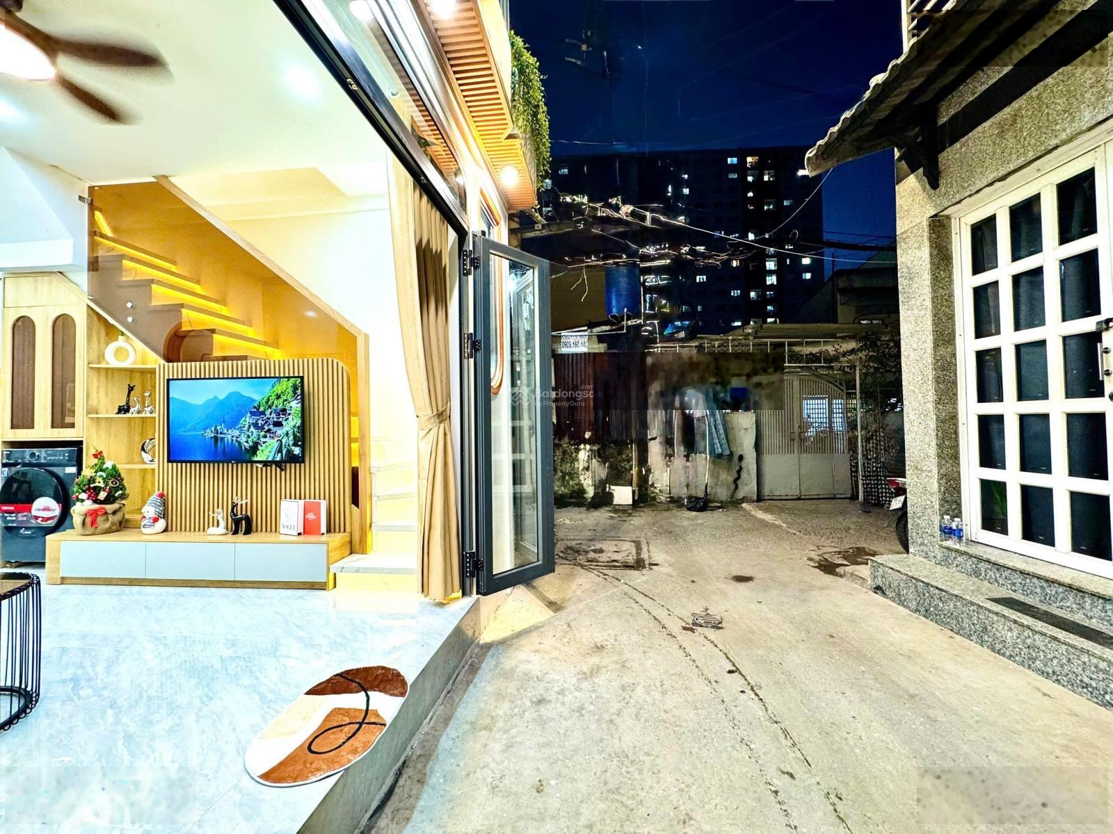 Nhà hẻm xe hơi sát quận 1 sổ vuông kết cấu mới 20m9 giá chỉ hơn 4 tỷ