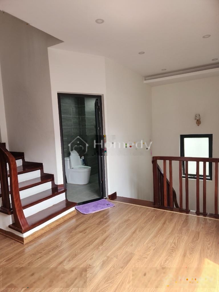 Bán nhà phố Văn Cao, ngõ to thông khắp nơi, 30m2 x 5 tầng đẹp ở ngay, 7,98 tỷ!